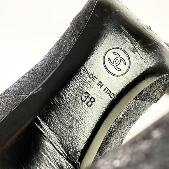 CHANEL Pearl Heel Black Ankle Boots Size 38 Booties CC Logo Metallic Leather - Picture 9 of 12